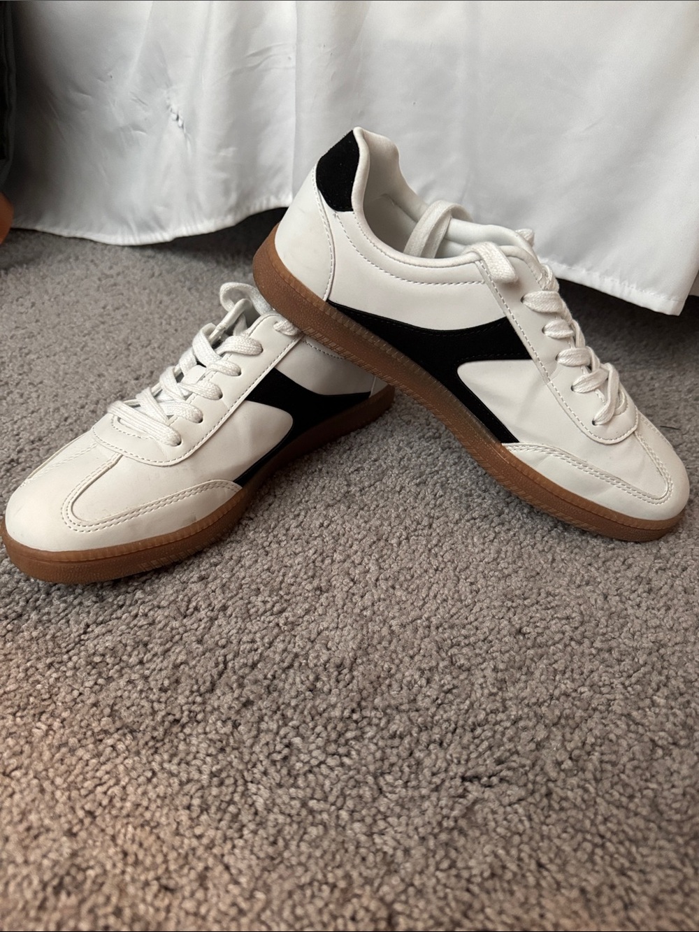 No Boundaries Classic White & Black Leather Women’s  Sneakers with Gum Sole
